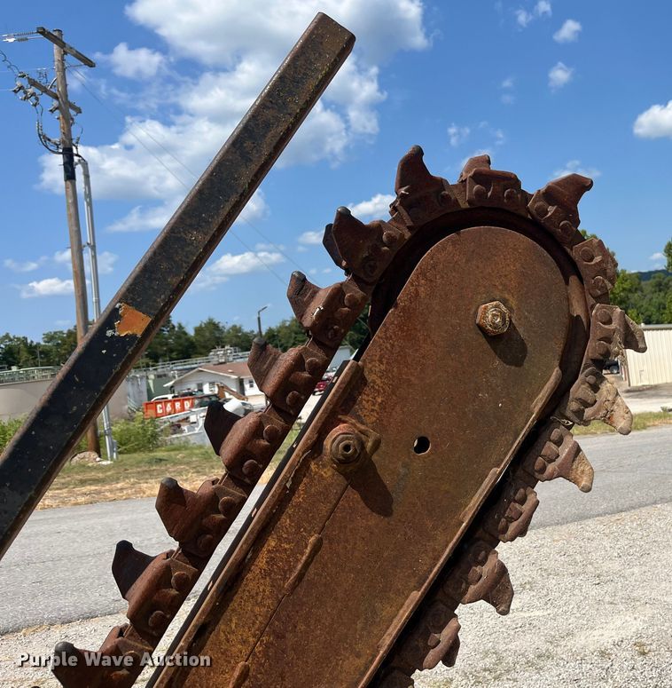 image for item EN5531 1998 Ditch Witch 3700DD trencher