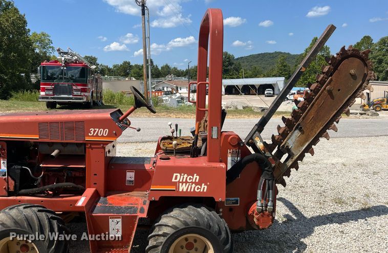 image for item EN5531 1998 Ditch Witch 3700DD trencher