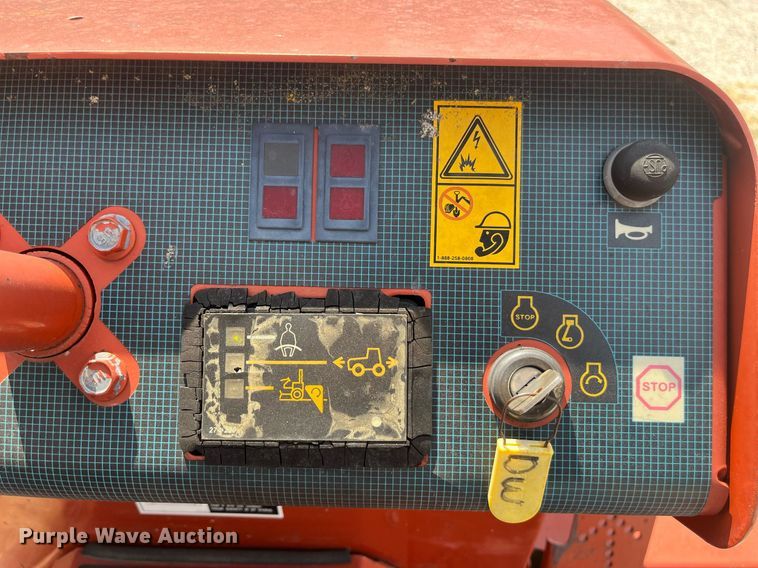 image for item EN5531 1998 Ditch Witch 3700DD trencher