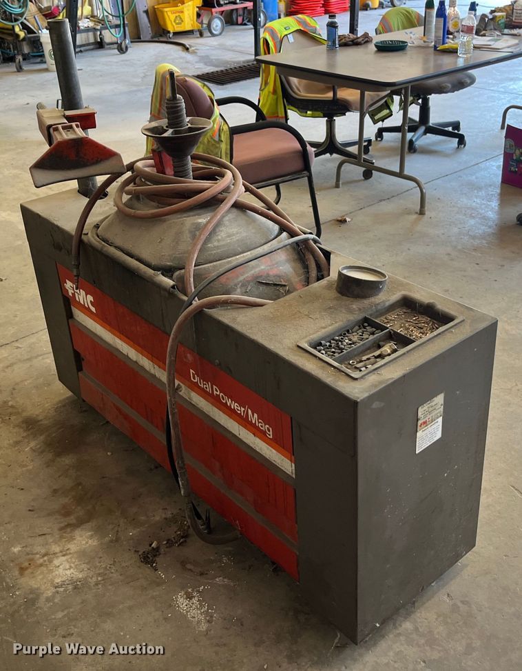 image for item EN5533 FMC 7600 tire machine