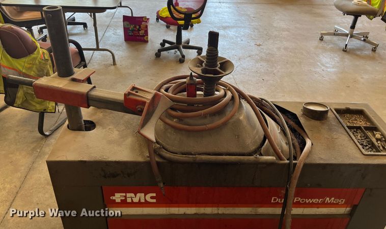 image for item EN5533 FMC 7600 tire machine