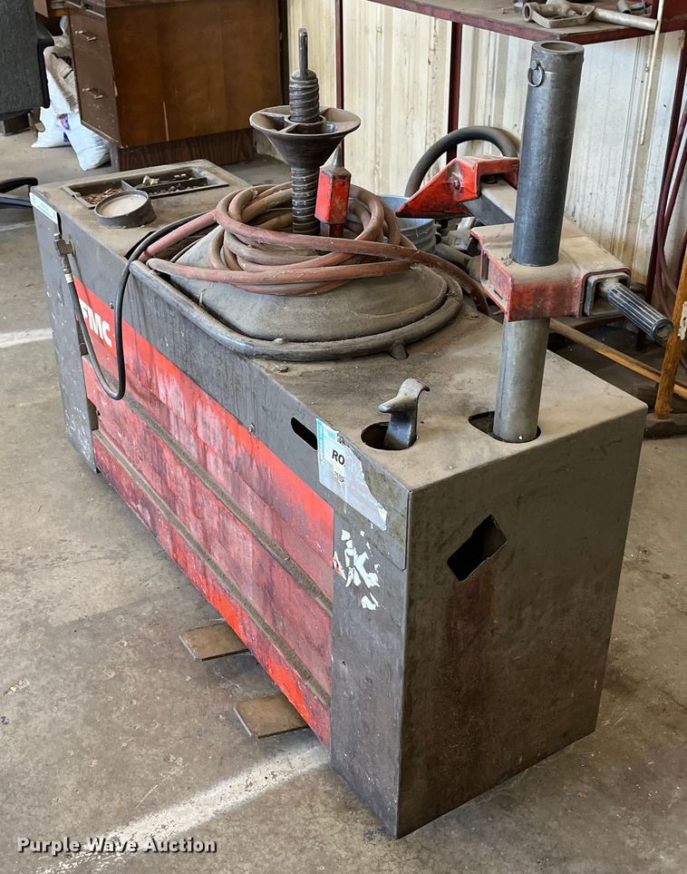 image for item EN5533 FMC 7600 tire machine