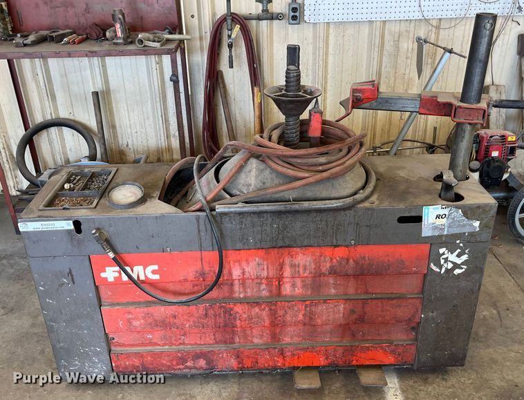 image for item EN5533 FMC 7600 tire machine