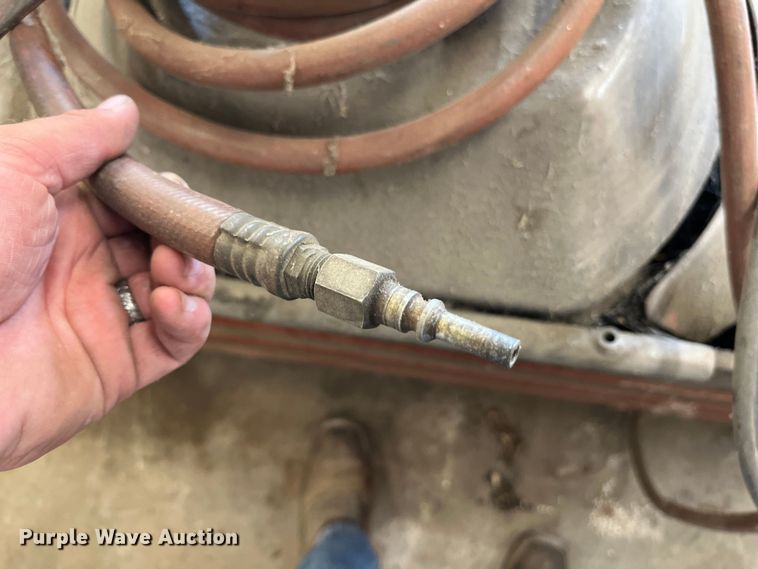 image for item EN5533 FMC 7600 tire machine