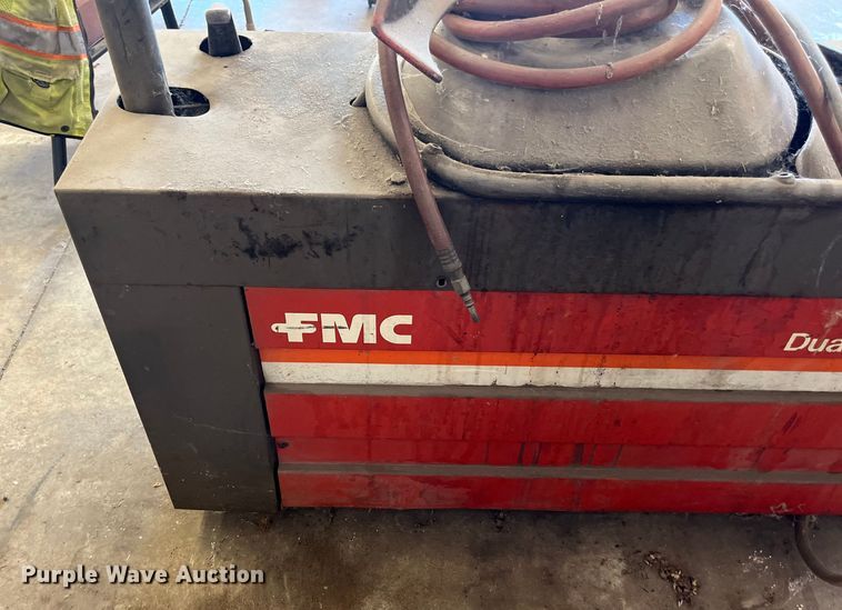 image for item EN5533 FMC 7600 tire machine
