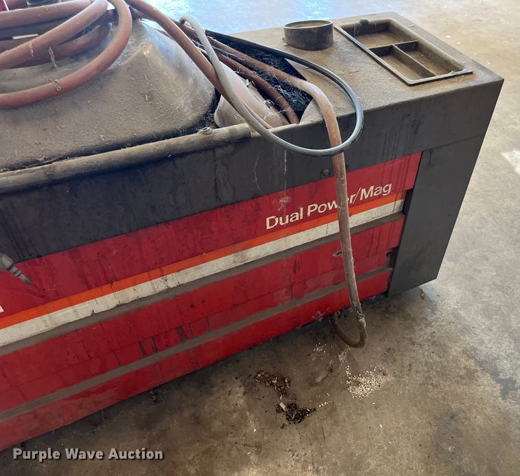 image for item EN5533 FMC 7600 tire machine