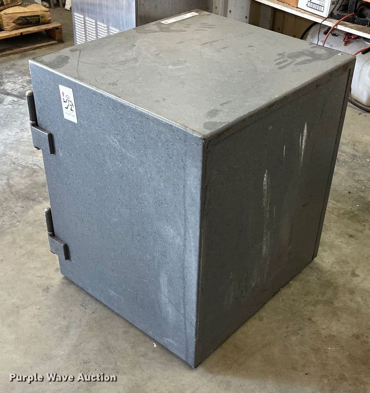 image for item EN5534 Major Safe Company  safe