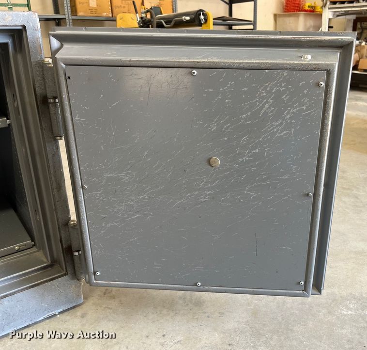 image for item EN5534 Major Safe Company  safe