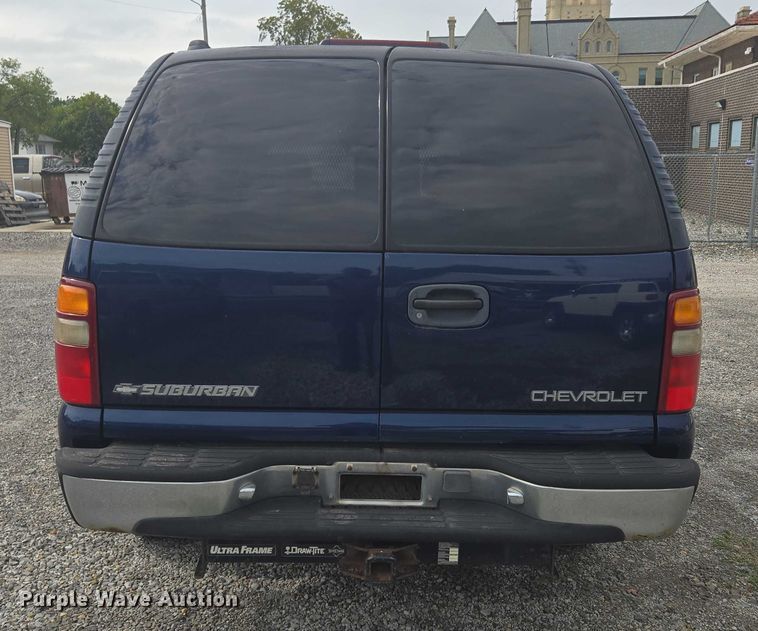 image for item EO1529 2000 Chevrolet Suburban 2500 LS  SUV
