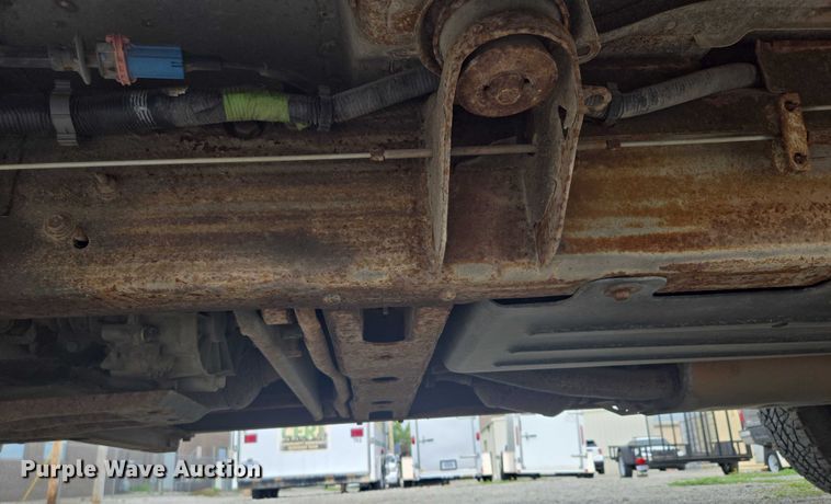 image for item EO1529 2000 Chevrolet Suburban 2500 LS  SUV