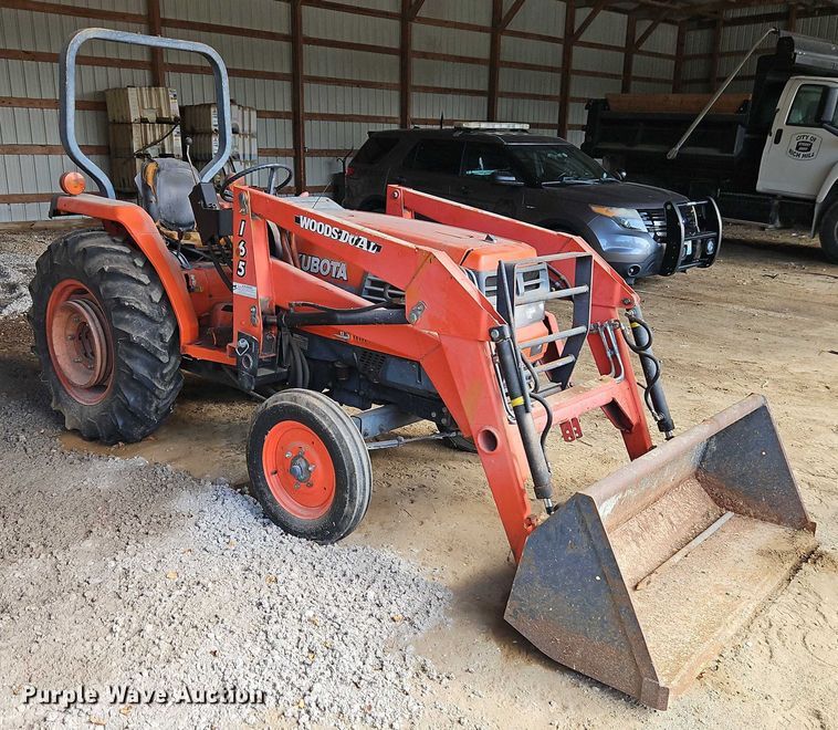 image for item EO4641 Kubota L2900 tractor