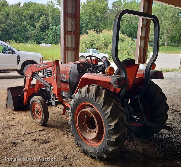 image for item EO4641 Kubota L2900 tractor