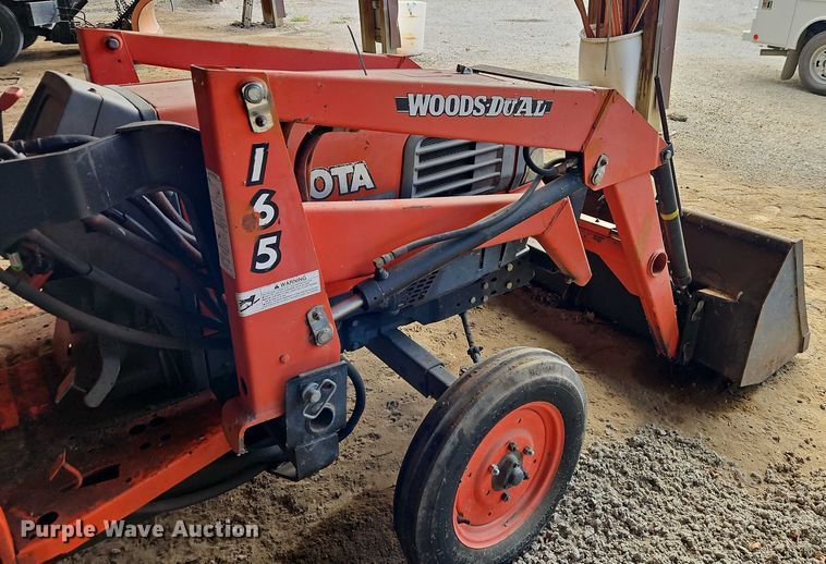 image for item EO4641 Kubota L2900 tractor