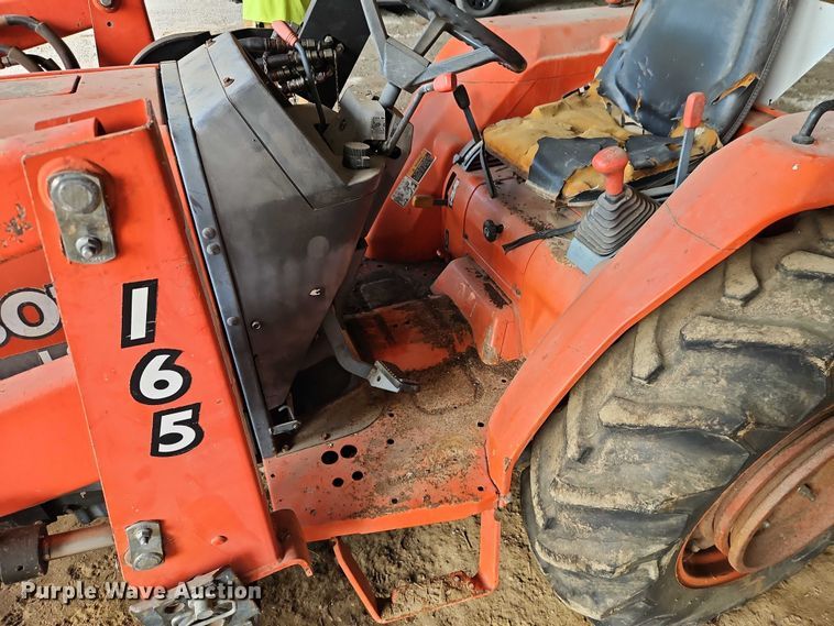 image for item EO4641 Kubota L2900 tractor