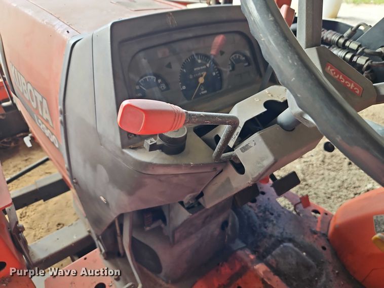 image for item EO4641 Kubota L2900 tractor