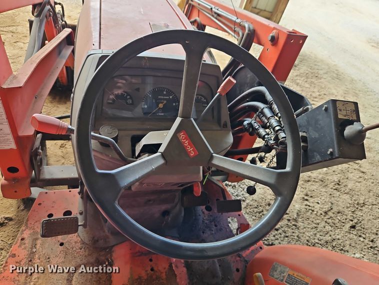 image for item EO4641 Kubota L2900 tractor