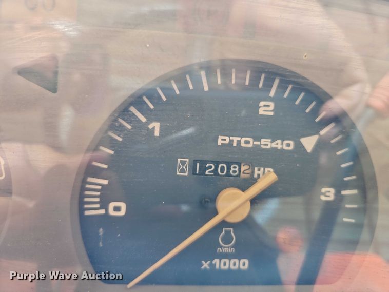 image for item EO4641 Kubota L2900 tractor