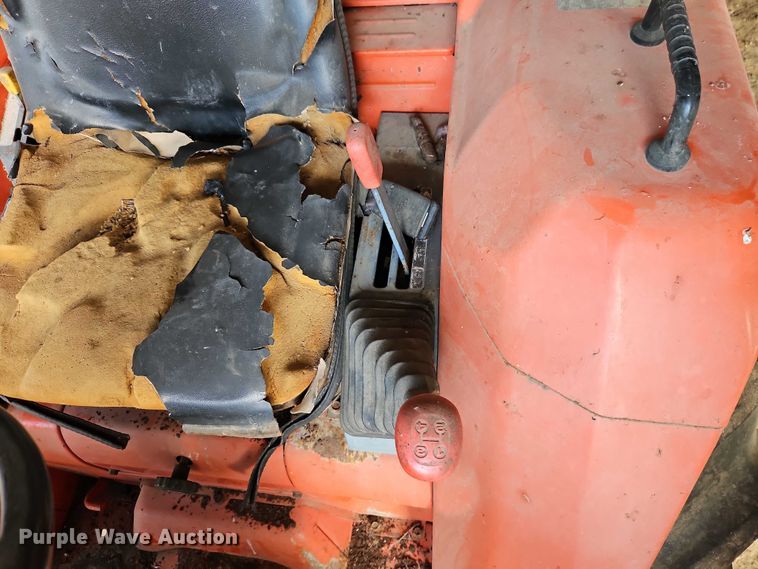 image for item EO4641 Kubota L2900 tractor