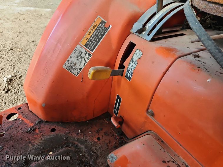 image for item EO4641 Kubota L2900 tractor