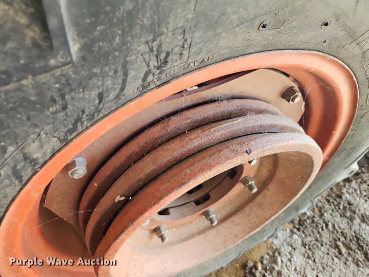 image for item EO4641 Kubota L2900 tractor