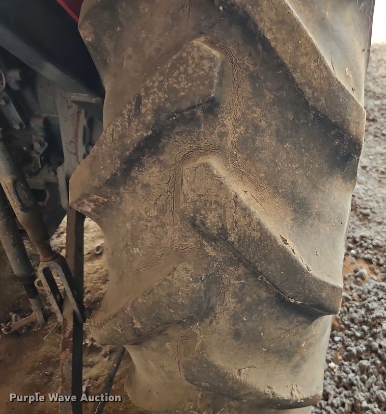 image for item EO4641 Kubota L2900 tractor