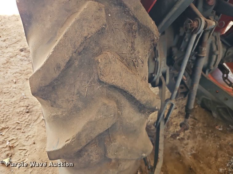 image for item EO4641 Kubota L2900 tractor