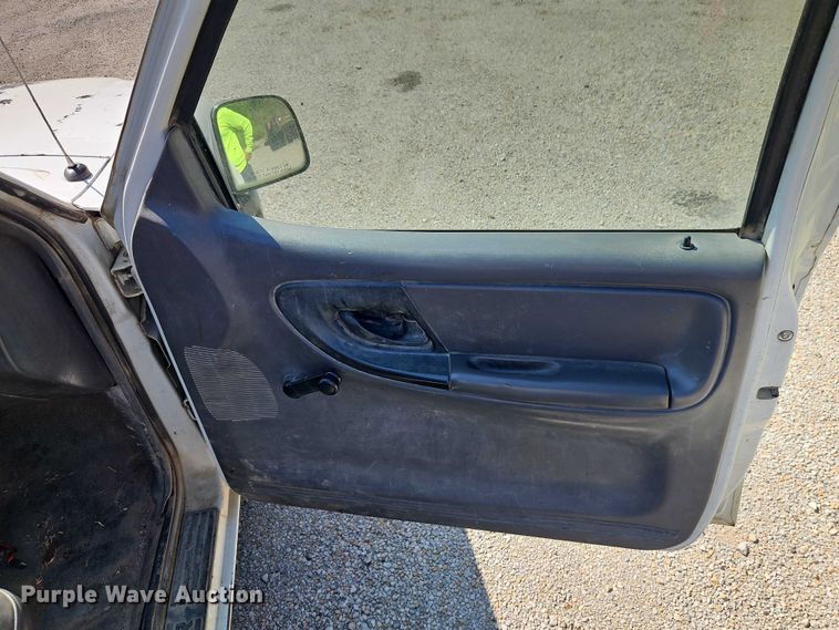 image for item EO4642 2001 Ford Ranger pickup truck