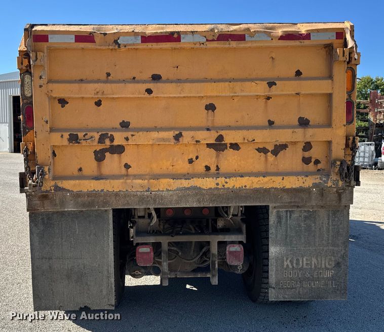 image for item ER0013 2003 International 7400 dump truck