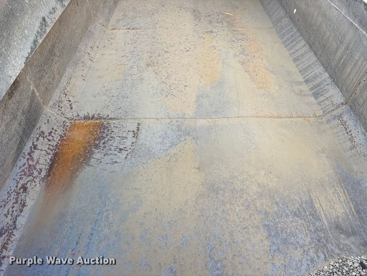 image for item ER0013 2003 International 7400 dump truck