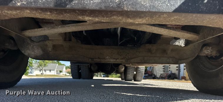 image for item ER0013 2003 International 7400 dump truck