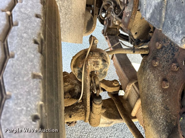 image for item ER0013 2003 International 7400 dump truck