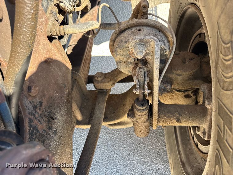 image for item ER0013 2003 International 7400 dump truck