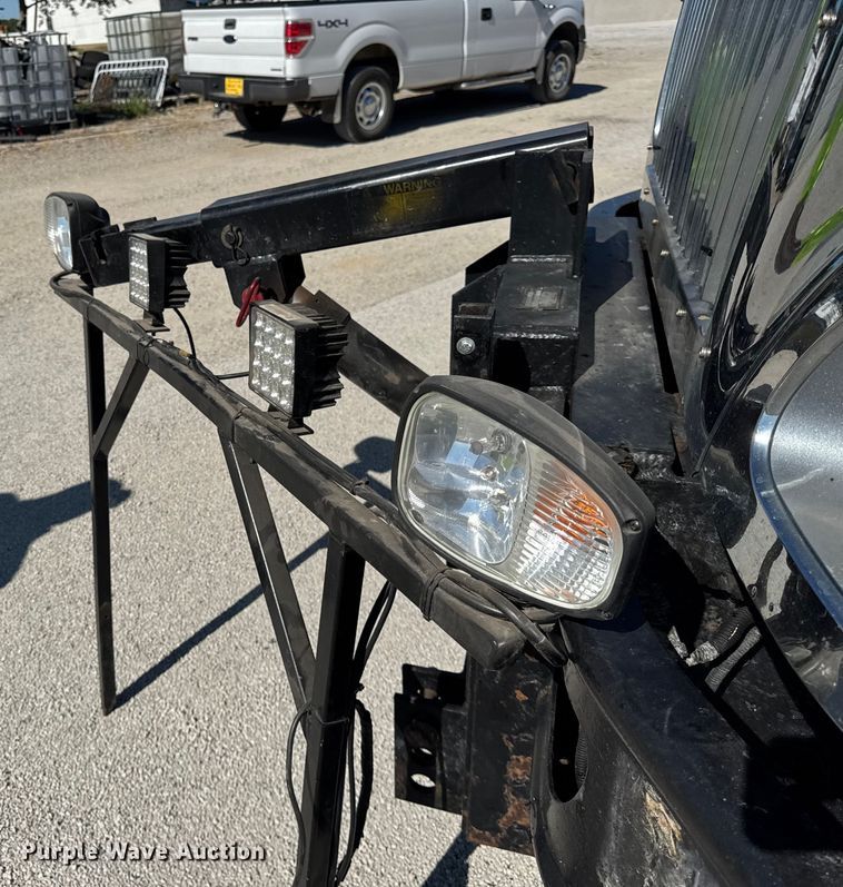 image for item ER0013 2003 International 7400 dump truck