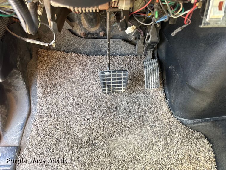 image for item ER0013 2003 International 7400 dump truck