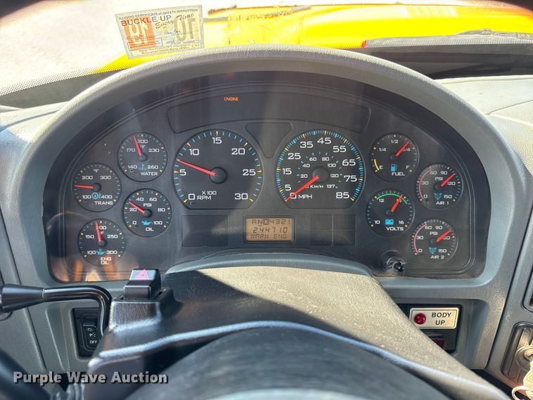 image for item ER0013 2003 International 7400 dump truck