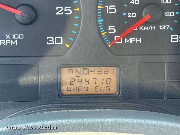 image for item ER0013 2003 International 7400 dump truck