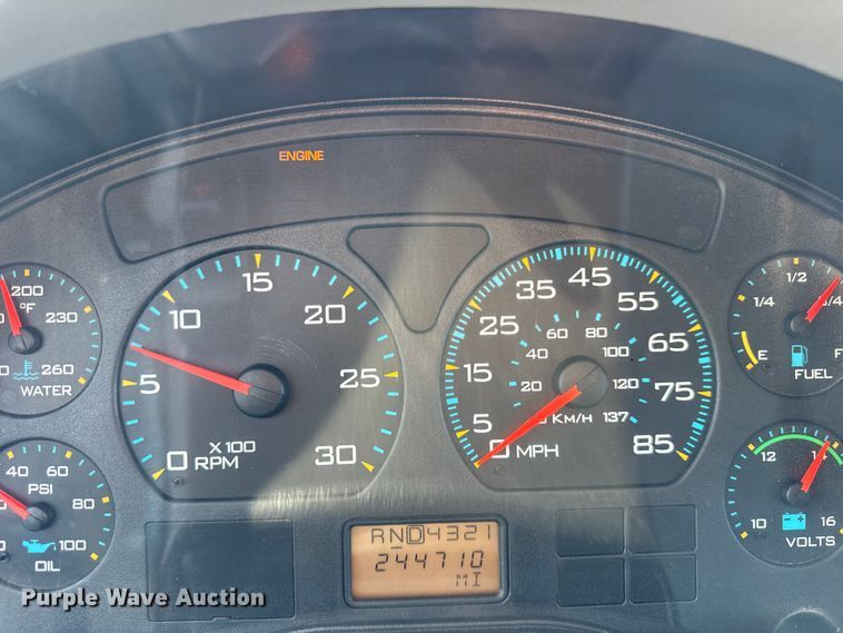 image for item ER0013 2003 International 7400 dump truck