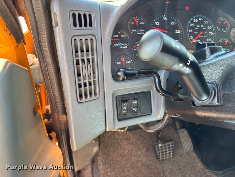 image for item ER0013 2003 International 7400 dump truck