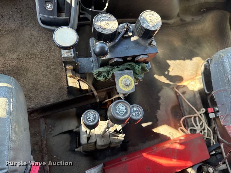 image for item ER0013 2003 International 7400 dump truck