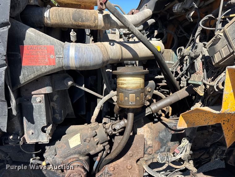 image for item ER0013 2003 International 7400 dump truck