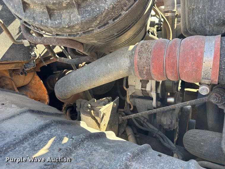 image for item ER0013 2003 International 7400 dump truck