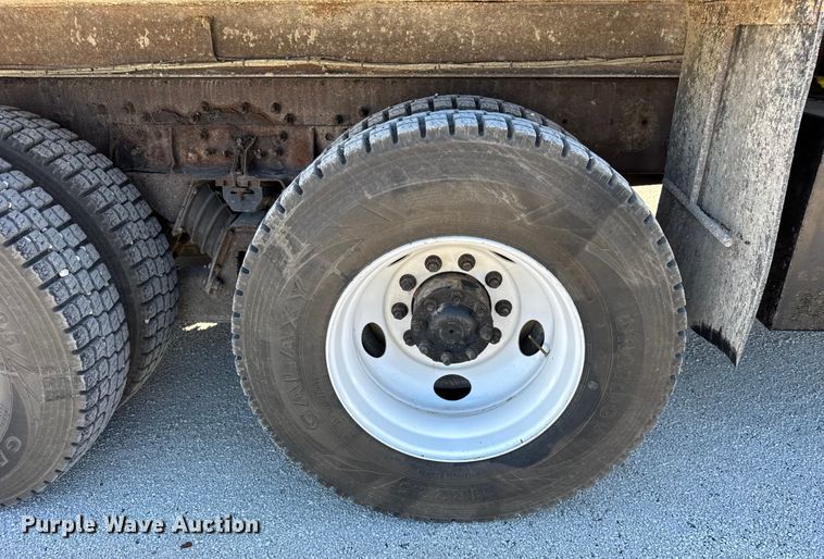 image for item ER0013 2003 International 7400 dump truck