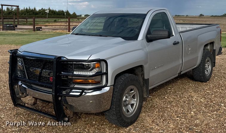 image for item ER2276 2016 Chevrolet Silverado 1500 pickup truck