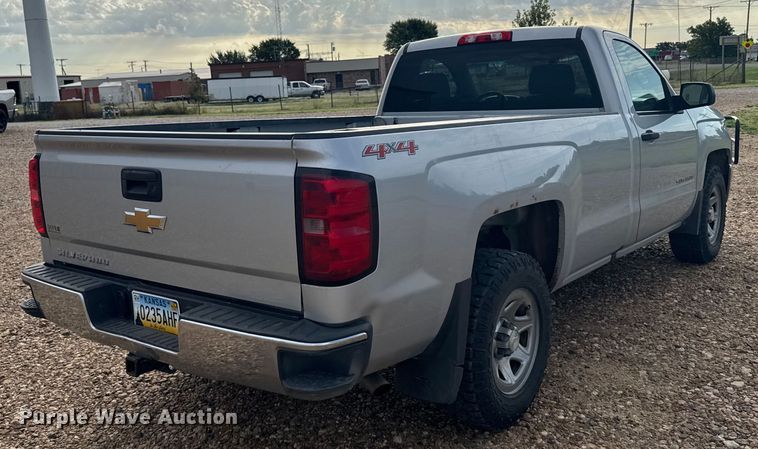 image for item ER2276 2016 Chevrolet Silverado 1500 pickup truck