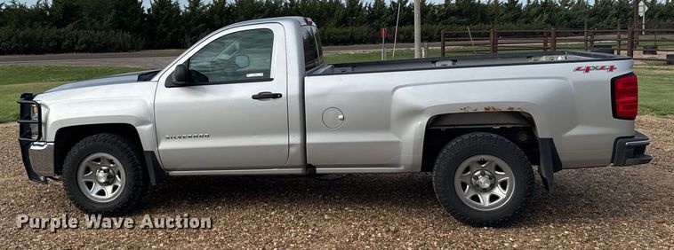image for item ER2276 2016 Chevrolet Silverado 1500 pickup truck