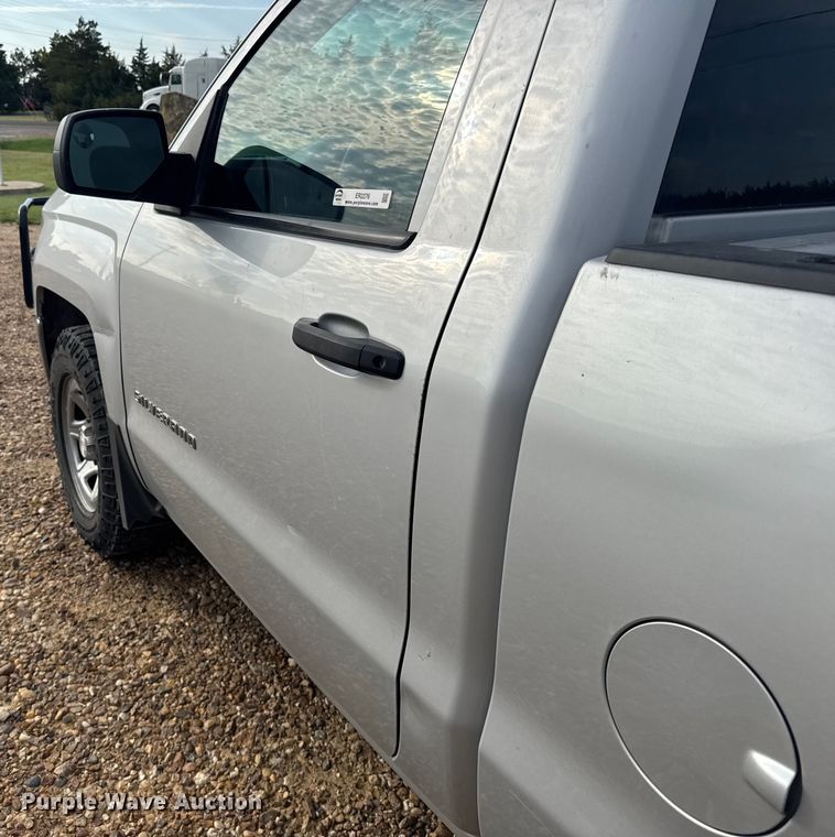 image for item ER2276 2016 Chevrolet Silverado 1500 pickup truck