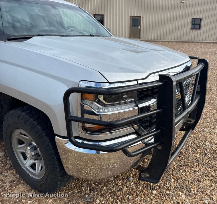 image for item ER2276 2016 Chevrolet Silverado 1500 pickup truck