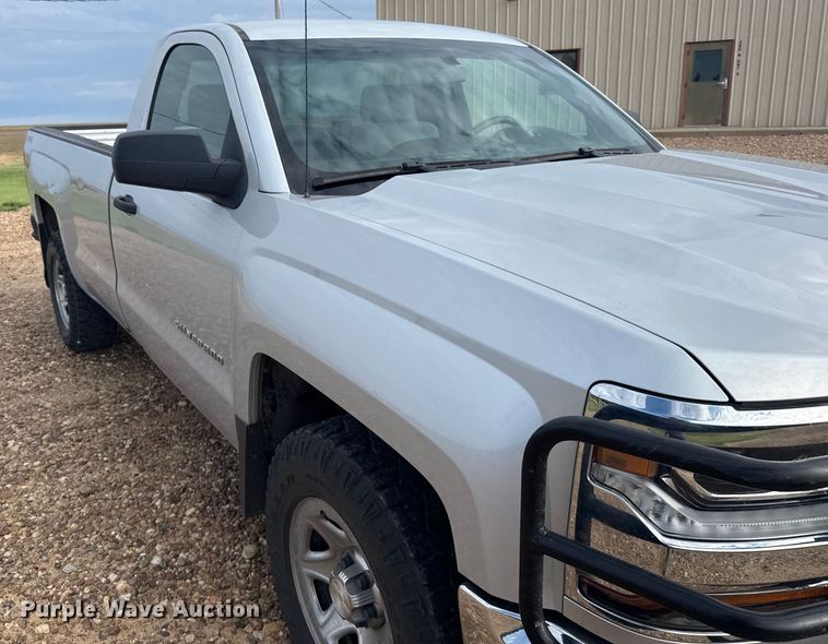 image for item ER2276 2016 Chevrolet Silverado 1500 pickup truck