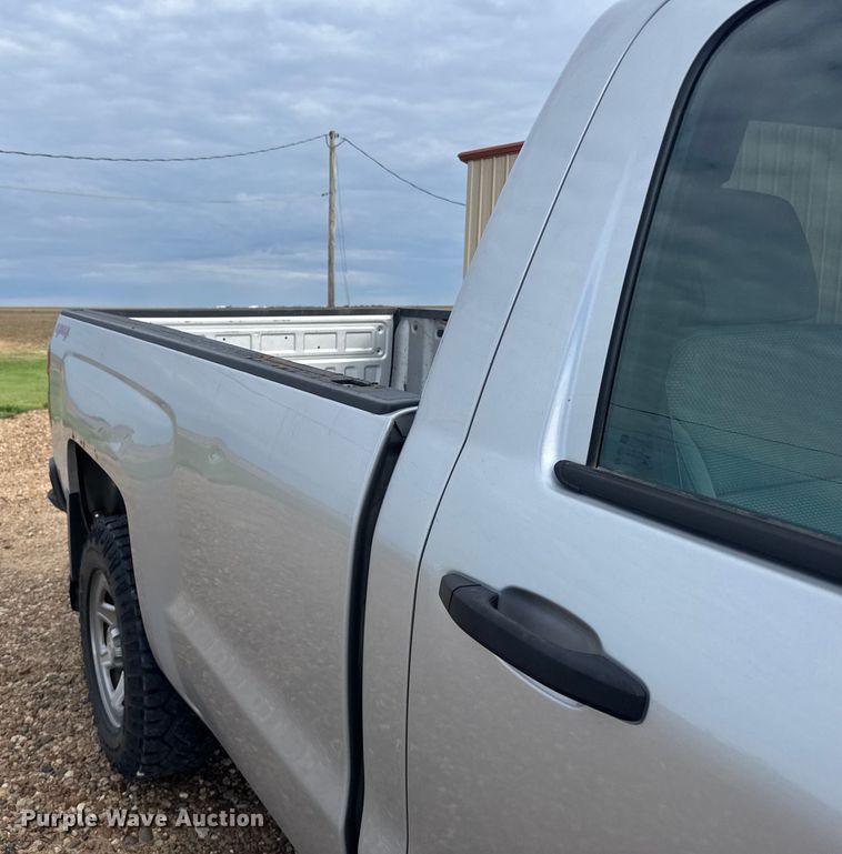 image for item ER2276 2016 Chevrolet Silverado 1500 pickup truck