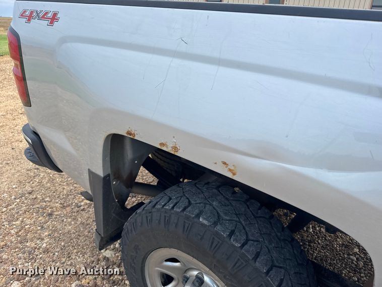 image for item ER2276 2016 Chevrolet Silverado 1500 pickup truck